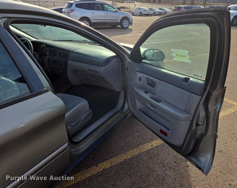 image for item ES2653 2002 Ford Taurus 