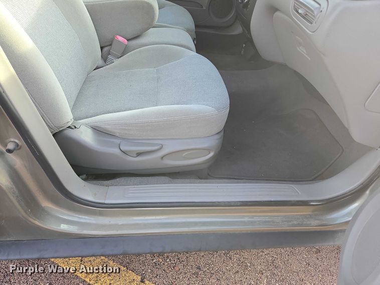 image for item ES2653 2002 Ford Taurus 