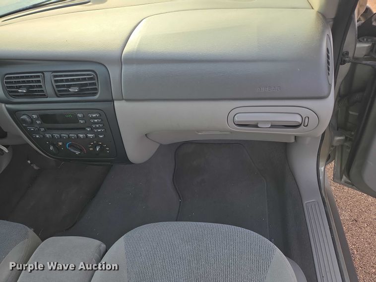 image for item ES2653 2002 Ford Taurus 