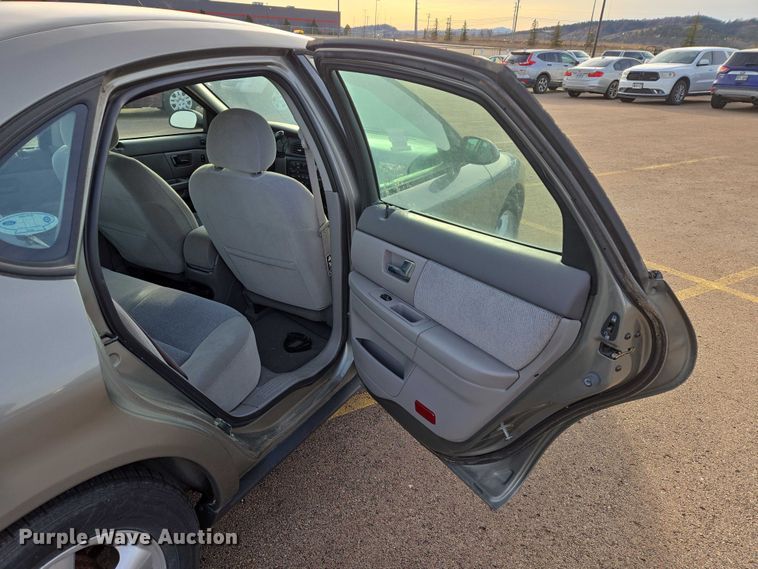 image for item ES2653 2002 Ford Taurus 