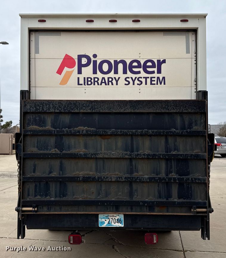 image for item ES5500 2019 Ford F350 Super Duty XL box truck