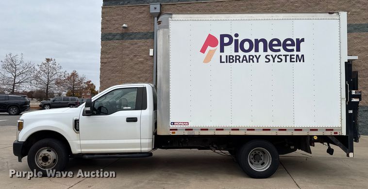 image for item ES5500 2019 Ford F350 Super Duty XL box truck