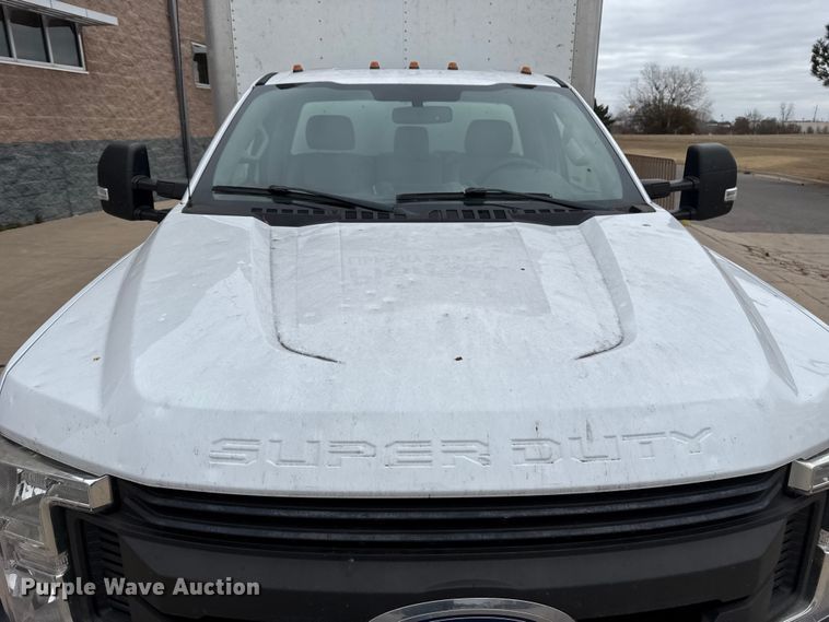 image for item ES5500 2019 Ford F350 Super Duty XL box truck