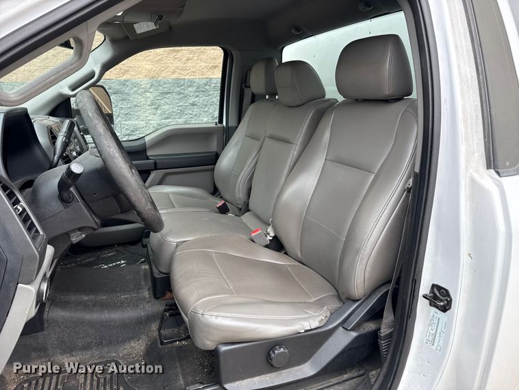 image for item ES5500 2019 Ford F350 Super Duty XL box truck