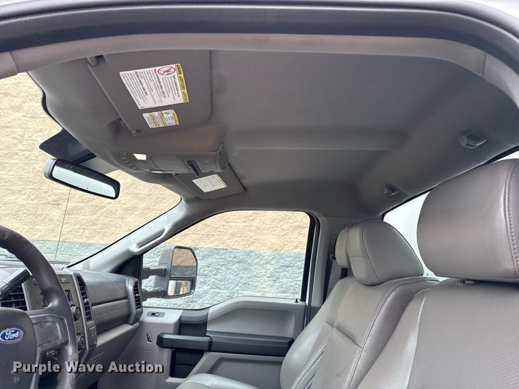 image for item ES5500 2019 Ford F350 Super Duty XL box truck