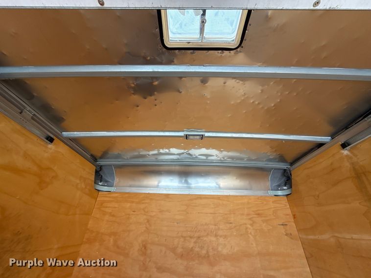 image for item ES5500 2019 Ford F350 Super Duty XL box truck