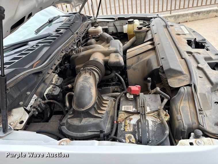 image for item ES5500 2019 Ford F350 Super Duty XL box truck