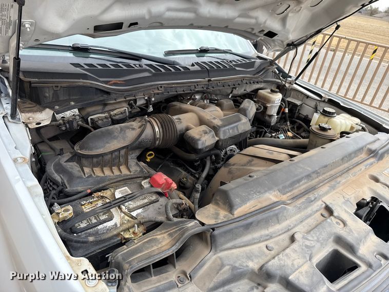 image for item ES5500 2019 Ford F350 Super Duty XL box truck