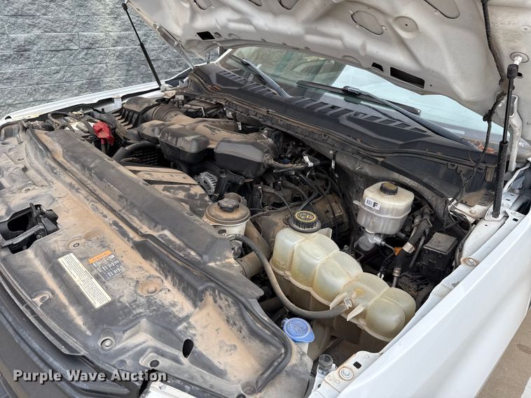 image for item ES5500 2019 Ford F350 Super Duty XL box truck