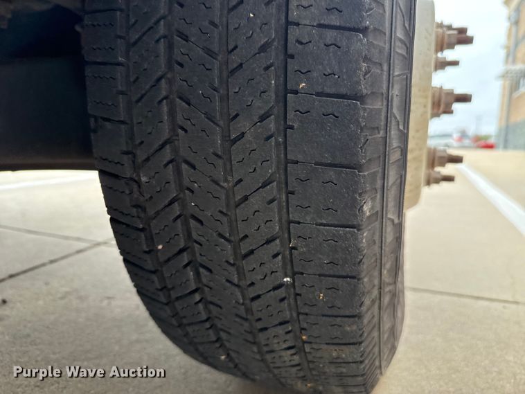 image for item ES5500 2019 Ford F350 Super Duty XL box truck