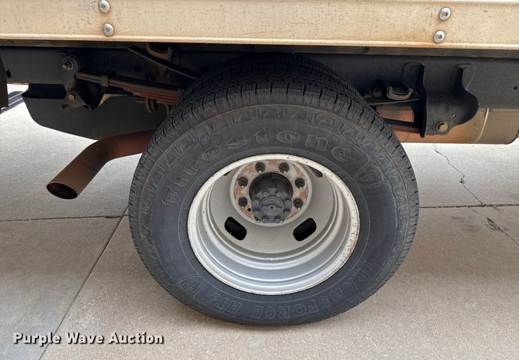 image for item ES5500 2019 Ford F350 Super Duty XL box truck