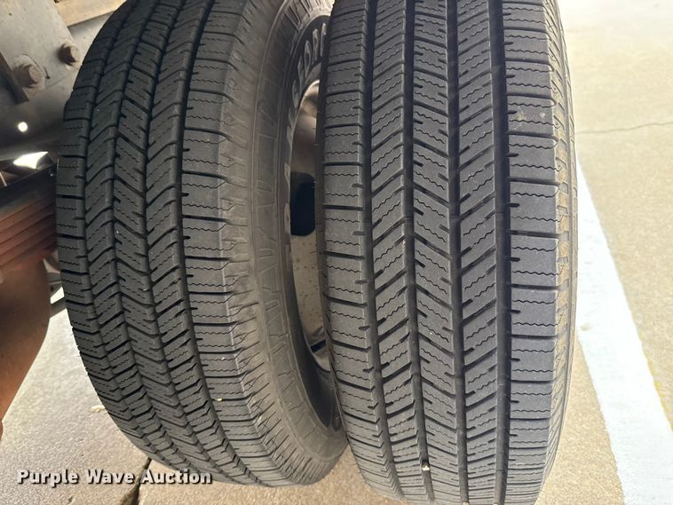 image for item ES5500 2019 Ford F350 Super Duty XL box truck