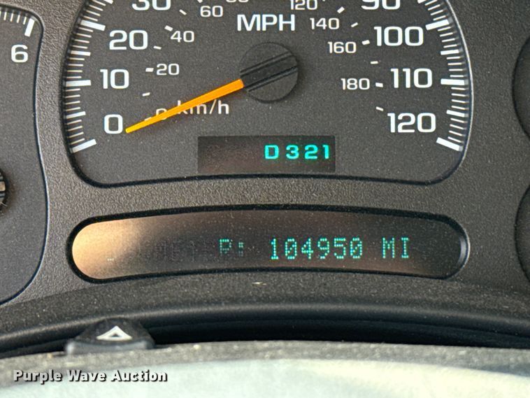 image for item ES5501 2005 Chevrolet Silverado 2500HD utility bed pickup truck