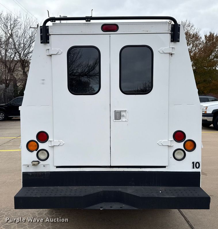 image for item ES5502 2007 Chevrolet Silverado 2500HD utility bed pickup truck