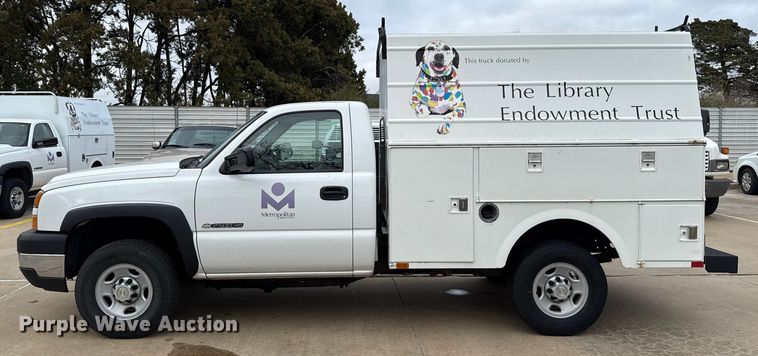 image for item ES5502 2007 Chevrolet Silverado 2500HD utility bed pickup truck