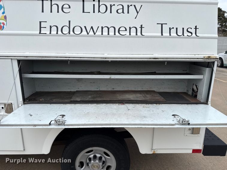 image for item ES5502 2007 Chevrolet Silverado 2500HD utility bed pickup truck