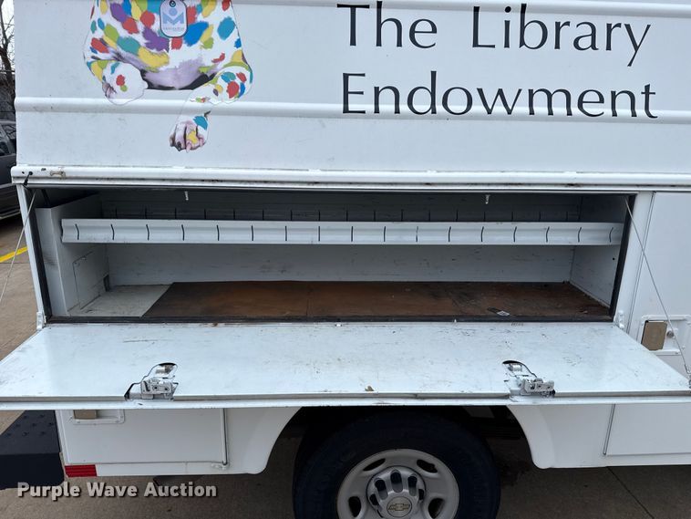 image for item ES5502 2007 Chevrolet Silverado 2500HD utility bed pickup truck