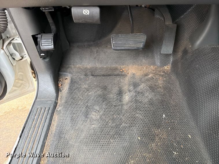 image for item ES5502 2007 Chevrolet Silverado 2500HD utility bed pickup truck