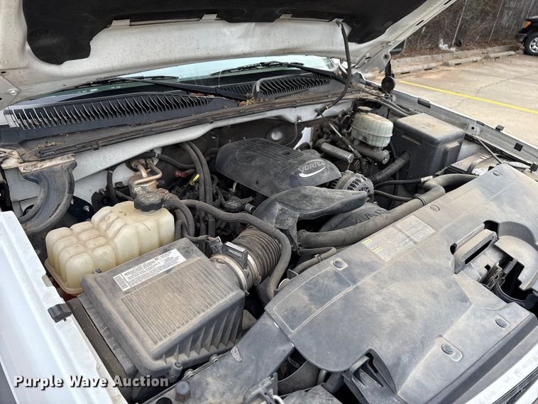 image for item ES5502 2007 Chevrolet Silverado 2500HD utility bed pickup truck