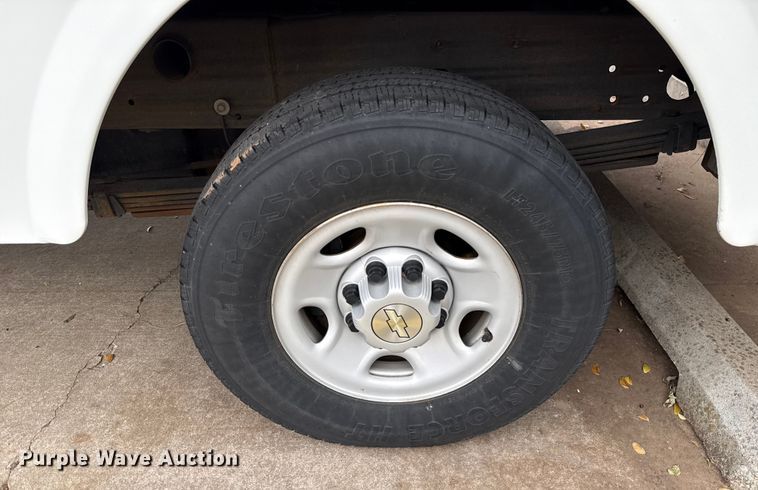 image for item ES5502 2007 Chevrolet Silverado 2500HD utility bed pickup truck