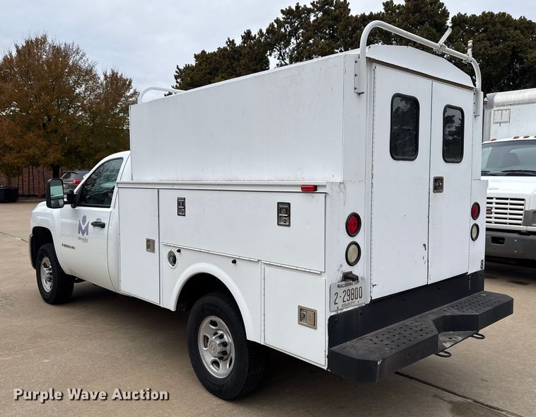 image for item ES5503 2008 Chevrolet Silverado 2500HD utility bed pickup truck