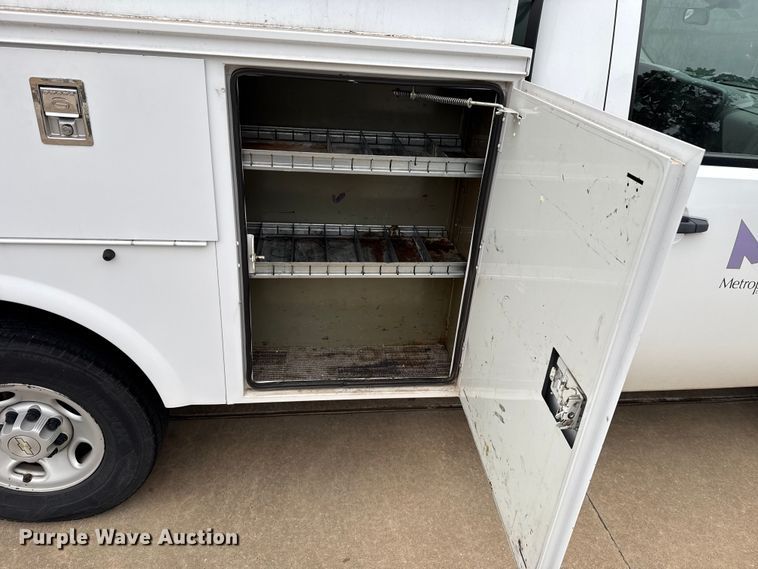 image for item ES5503 2008 Chevrolet Silverado 2500HD utility bed pickup truck