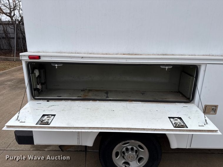 image for item ES5503 2008 Chevrolet Silverado 2500HD utility bed pickup truck