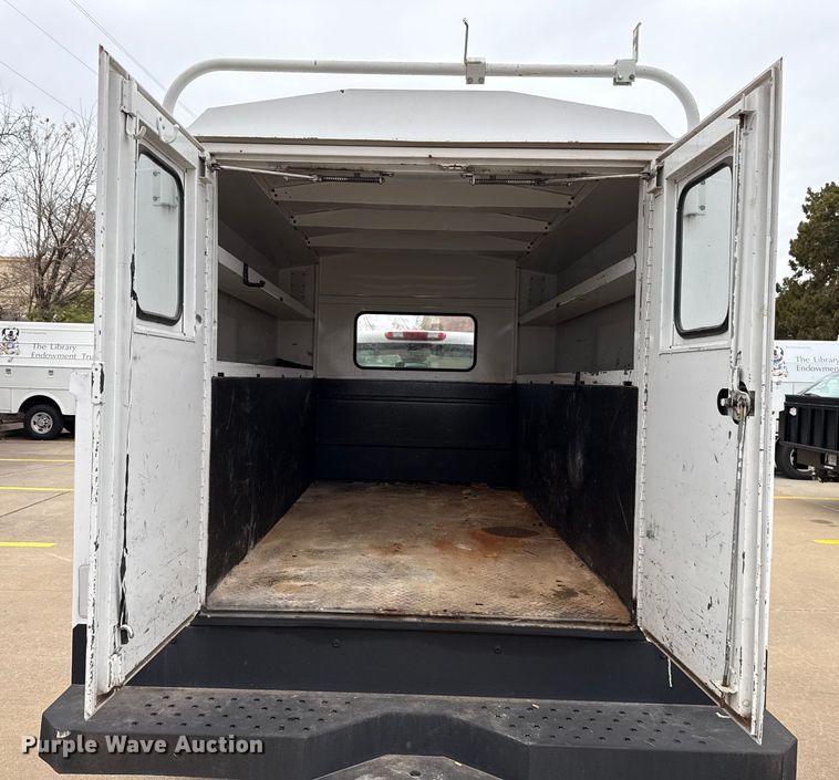 image for item ES5503 2008 Chevrolet Silverado 2500HD utility bed pickup truck