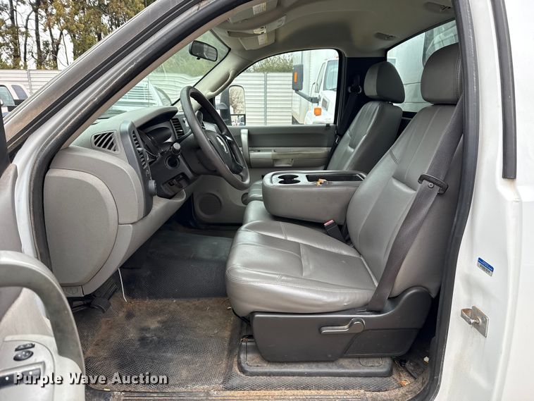 image for item ES5503 2008 Chevrolet Silverado 2500HD utility bed pickup truck