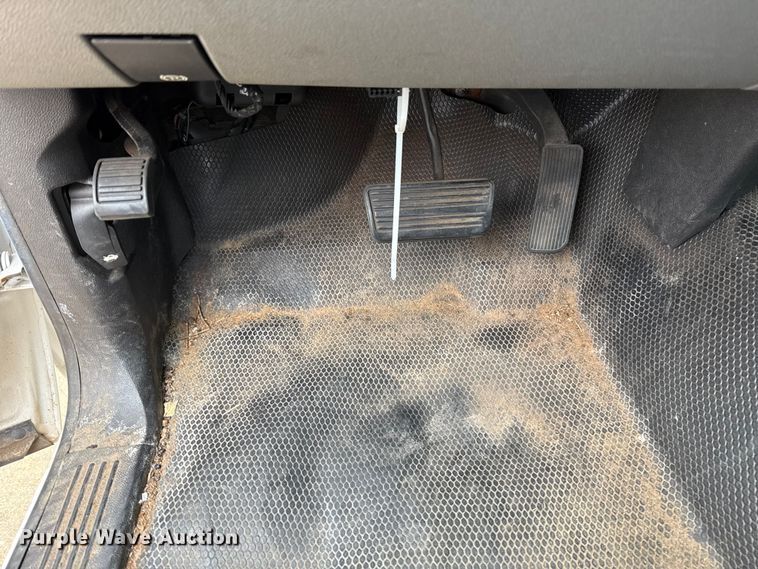 image for item ES5503 2008 Chevrolet Silverado 2500HD utility bed pickup truck