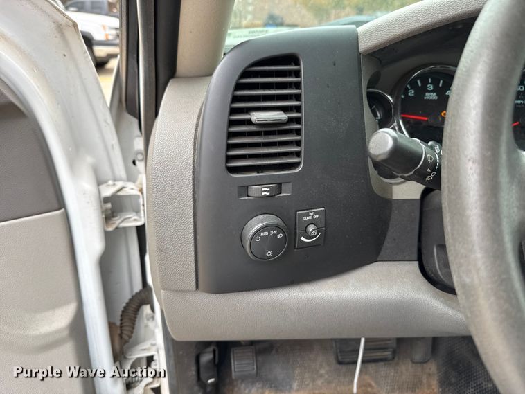 image for item ES5503 2008 Chevrolet Silverado 2500HD utility bed pickup truck