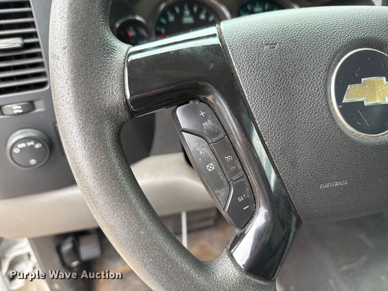 image for item ES5503 2008 Chevrolet Silverado 2500HD utility bed pickup truck