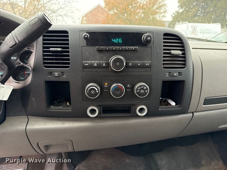 image for item ES5503 2008 Chevrolet Silverado 2500HD utility bed pickup truck