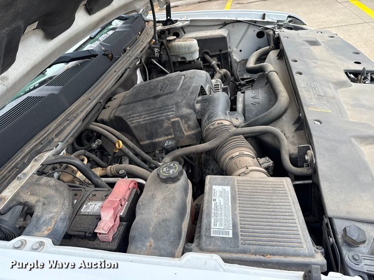 image for item ES5503 2008 Chevrolet Silverado 2500HD utility bed pickup truck