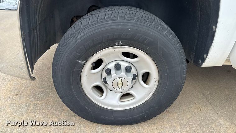 image for item ES5503 2008 Chevrolet Silverado 2500HD utility bed pickup truck