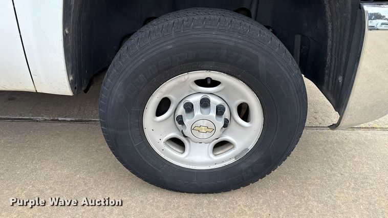 image for item ES5503 2008 Chevrolet Silverado 2500HD utility bed pickup truck