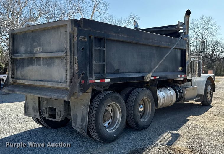 image for item ES5553 2013 Peterbilt 388 dump truck