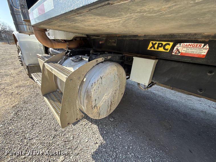 image for item ES5553 2013 Peterbilt 388 dump truck