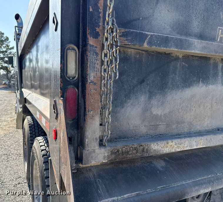 image for item ES5553 2013 Peterbilt 388 dump truck