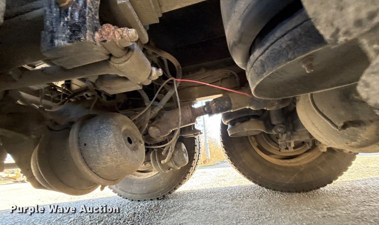 image for item ES5553 2013 Peterbilt 388 dump truck