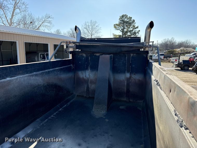 image for item ES5553 2013 Peterbilt 388 dump truck