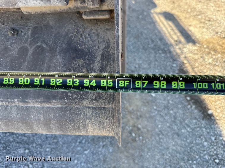 image for item ES5553 2013 Peterbilt 388 dump truck