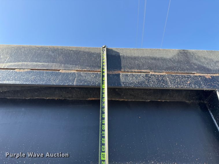 image for item ES5553 2013 Peterbilt 388 dump truck