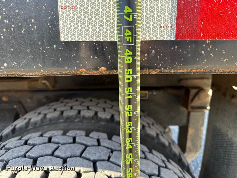 image for item ES5553 2013 Peterbilt 388 dump truck