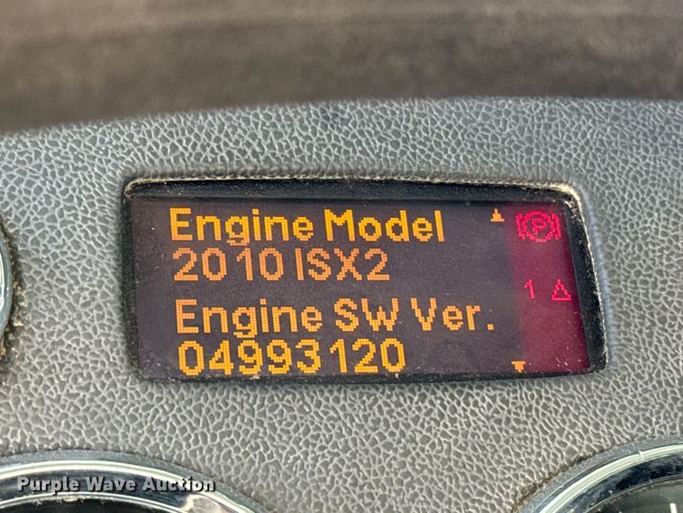 image for item ES5553 2013 Peterbilt 388 dump truck