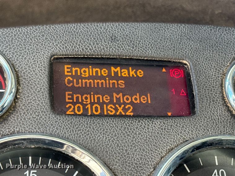 image for item ES5553 2013 Peterbilt 388 dump truck