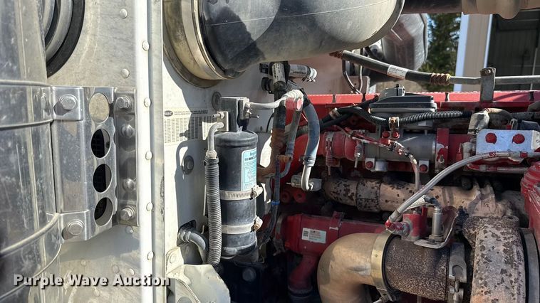 image for item ES5553 2013 Peterbilt 388 dump truck