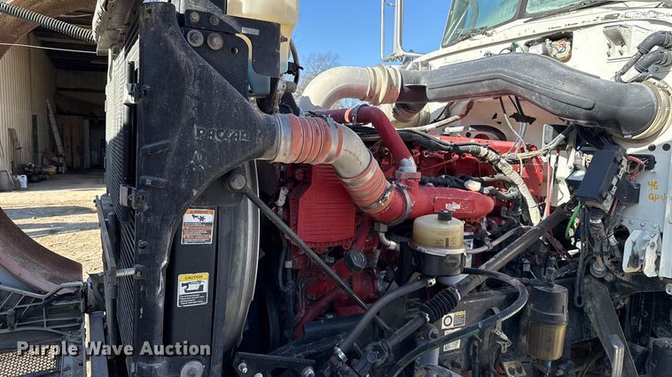 image for item ES5553 2013 Peterbilt 388 dump truck