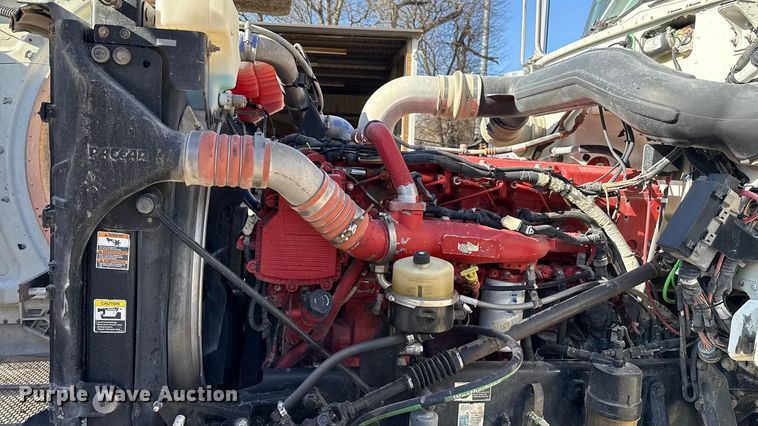 image for item ES5553 2013 Peterbilt 388 dump truck