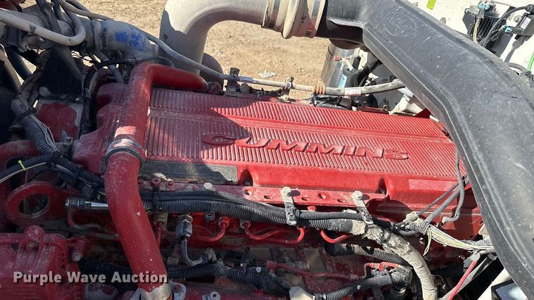 image for item ES5553 2013 Peterbilt 388 dump truck